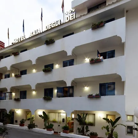 Baia Degli Dei * Giardini Naxos