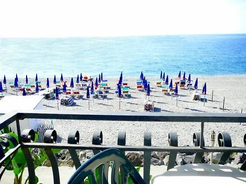Baia Degli Dei Апартаменты Джардини-Наксос