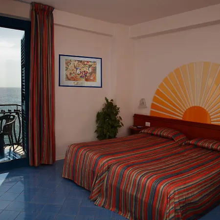 فندق Baia Degli Dei 3*
